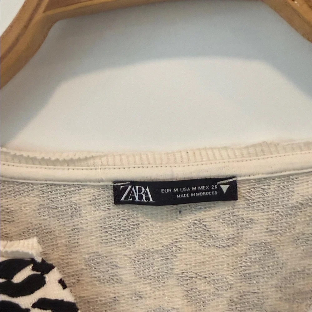 Zara Cream and Black Leopard Print crop Sweater size medium - Picture 3 of 5